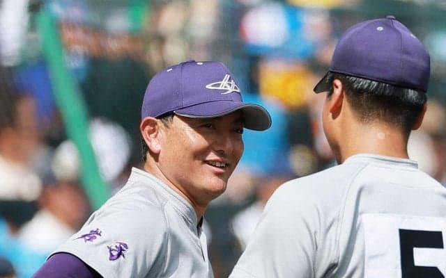 【甲子園】花巻東の佐々木監督「思ったより失点が多かった」完封負けに悔しさにじませる