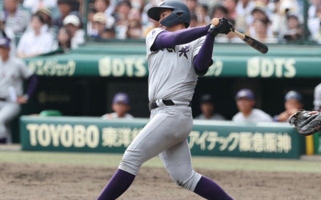 花巻東の4番が涙「青春の全てを捧げてきた」横浜・織田から2安打も4強入りならず 注目の進路は「全く考えていない」【26年夏甲子園】