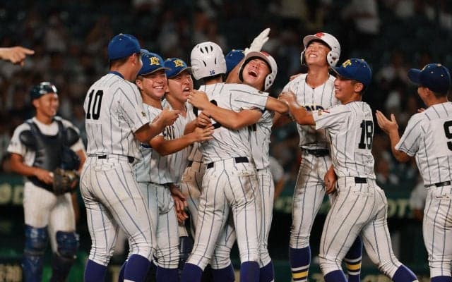 【甲子園】健大高崎がサヨナラで初の４強　石垣聡志が５安打完封　タイブレークで有明旋風止めた