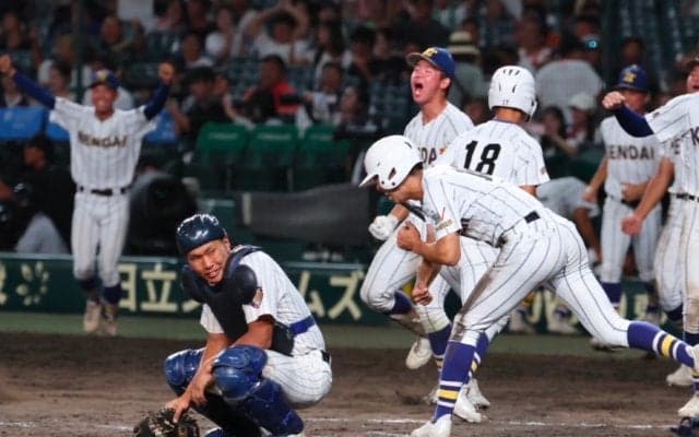 "有明旋風"の夏終わる 健大高崎に10回サヨナラ負け高見監督の目に涙「選手達に感謝したい」【26年夏甲子園】