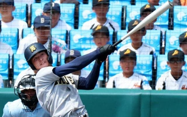 九回2死の甲子園初打席で適時打　仙台育英・小山選手「勝手に体が」