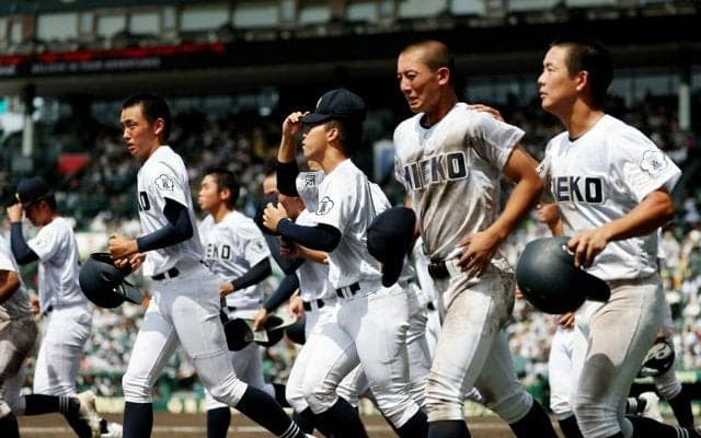 三重、4強ならず　天理・左腕に完封許す　毎回出塁するも打線続かず
