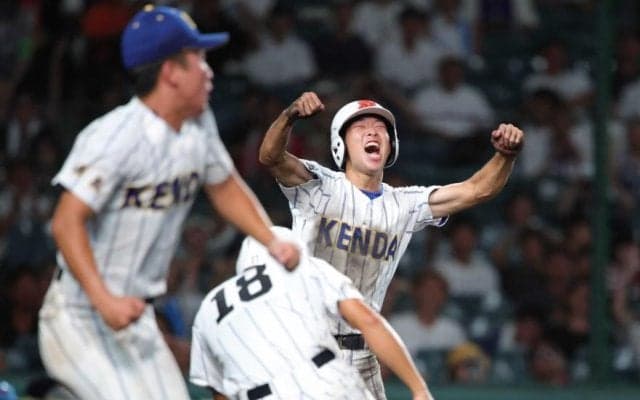健大高崎　劇的サヨナラで夏初４強　熊本・有明の応援に石垣「想像以上でした」１０回を被安打５で完封