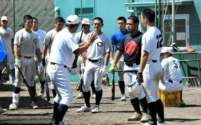 智弁和歌山、170キロ超マシンで打撃練習　横浜・織田は軽めの調整