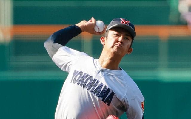 【甲子園】初回から150キロ連発！横浜・織田翔希が初回ピンチも無失点　今大会初の連打浴びる
