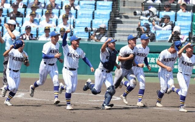 【甲子園】健大高崎が９回でビデオ検証求めるも判定変わらず　天理のチャンス広がる