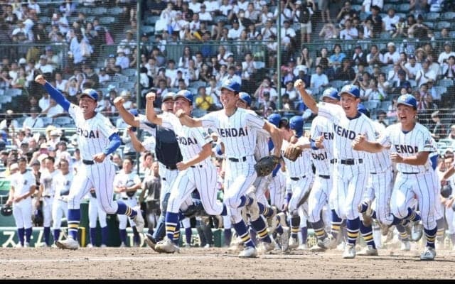 健大高崎が初の決勝進出　佐藤麻恩が投打二刀流で躍動　４投手の継投で逃げ切る