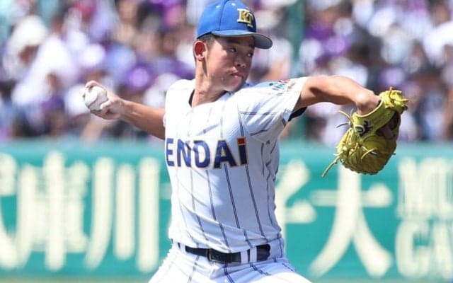 健大高崎、夏初の決勝進出…天理との接戦制す　“二刀流”佐藤が投打で躍動、智弁和歌山と最終決戦へ