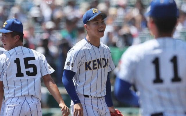 健大高崎が｢魂の継投｣で初の決勝進出！最後は2年生エースが三振締め！智弁和歌山との頂上決戦へ【26年夏甲子園】
