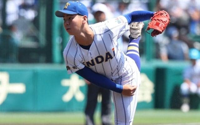 甲子園で窮地も「いい意味で気楽に」　父親が感じた成長…2年生エースが研ぎ澄ました“強心臓”