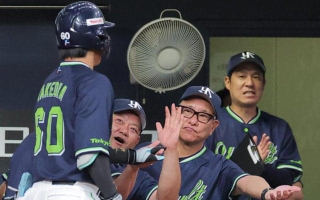 ヤクルトが阪神戦の連敗を７で止める　内山が価値ある決勝２点二塁打　高橋が６回１失点の力投