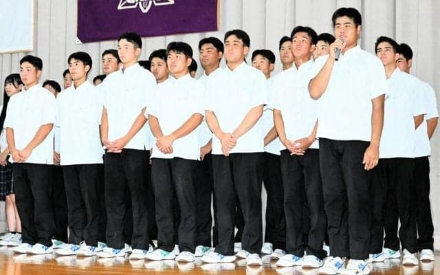 花巻東・古城主将「悔いない」と甲子園8強を報告　大学野球の道へ
