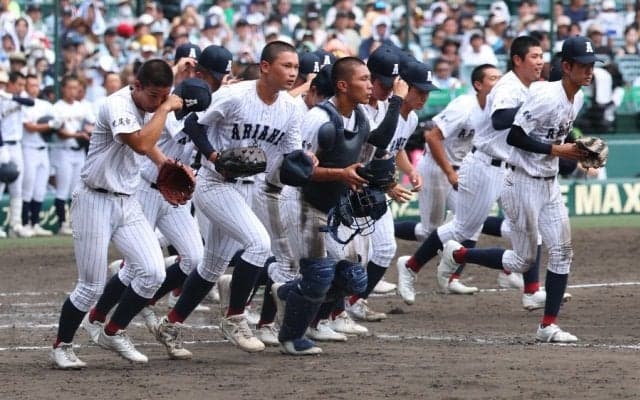 有明ナインが対面した“超大物”　甲子園初出場→8強入り…帰郷で広がった光景「な、なんと!!!」