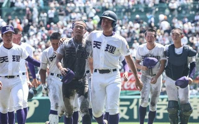 夏の甲子園で9年ぶり4強入りの天理　「守り勝つ野球」が根付く