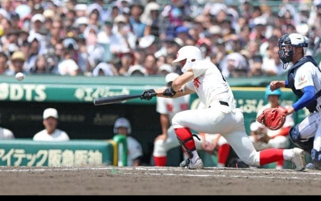智弁和歌山　松本主将が涙のお立ち台「最高の仲間と最高の舞台で優勝できて」八回代打で逆転につながる犠打　重圧かかる場面で決めきる