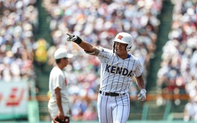 最高に「かっこいい兄」になる　健大高崎の石田雄星が妹に見せた一発