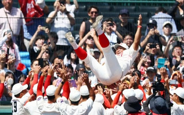 【甲子園】智弁和歌山の中谷仁監督「智弁ファミリーみんなで勝ち取った」／一問一答