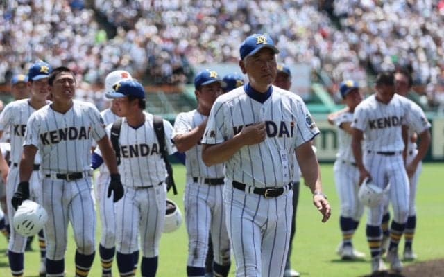 健大高崎・青柳監督「迫力が違った…」あと一歩で初優勝逃す「守りだけではなかなか勝てないと」【26年夏甲子園】