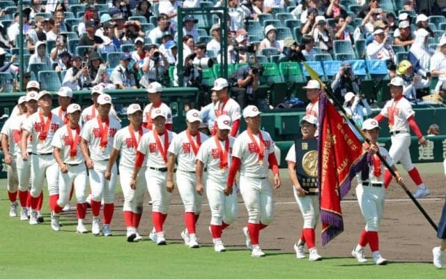 「イチローかと思った」智弁和歌山・楠本の“曲芸打ち”から逆転Ｖ　バットの先が地面スレスレを通る　準決勝で織田翔希から一発放った巧打者がまた魅せた