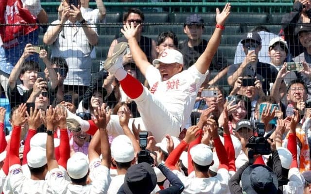 「ガチの公式？」「吹いたｗｗｗ」智弁和歌山の甲子園Ｖから１０分後…意外すぎる人からの祝福メッセージに騒然「シュール過ぎるのよ」「なんでなん」