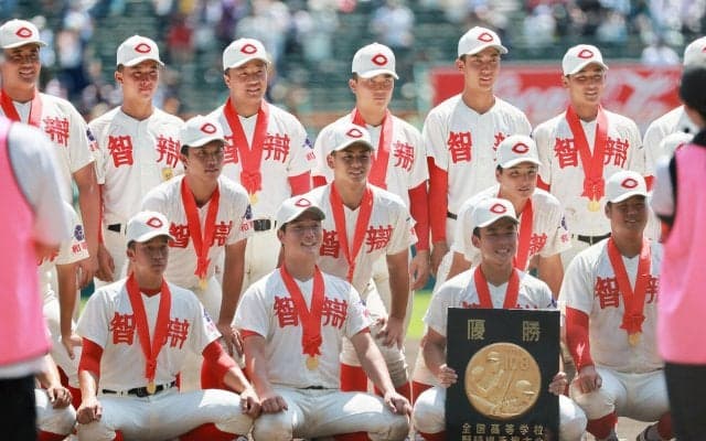 「なんでやねん」欧州サッカー強豪が智弁和歌山を祝福「ドルトで甲子園のネタバレ予想できねぇ」