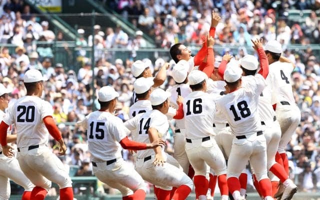 【甲子園】智弁和歌山・原田夏希コーチも喜ぶ「日本一を達成する姿は頼もしい」笑顔で見届ける