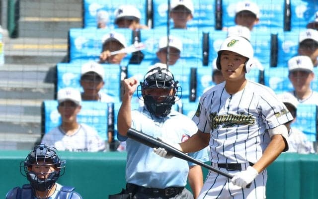 【甲子園】鶴岡東・小川蒼太主将は代打で見逃し三振…佐藤監督「義理人情でない。勝負に徹して」