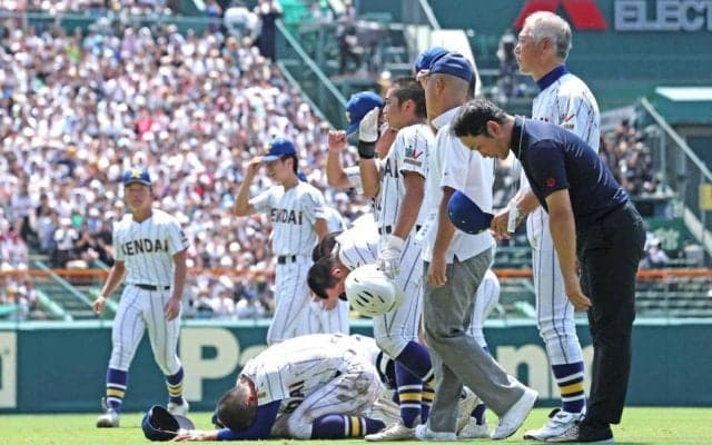 健大高崎　初Ｖならず　青柳監督「日本一になるまでの力はまだなかった」八回スクイズ警戒も「時間が空いて流れが変わった」