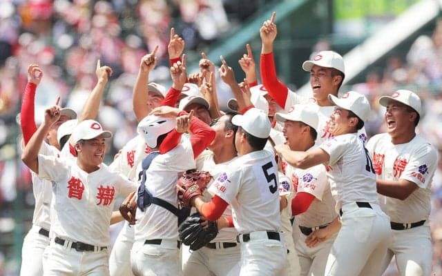 【夏の甲子園2026】「勝負をかけなきゃいけない時に...」動けなかった健大高崎、動いた智辯和歌山、明暗を分けた８回裏の攻防
