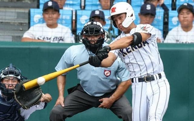 うつむいていた健大高崎の背番号6　大リーガーたちも涙流した甲子園