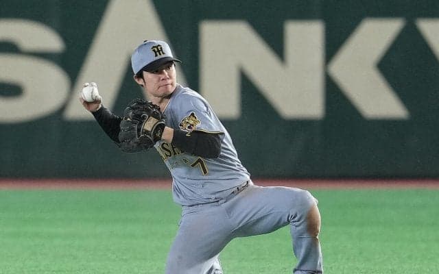 【阪神】１カ月ぶり甲子園だけど…雨でシートノックなし　中野拓夢は不規則バウンド冷静に対処
