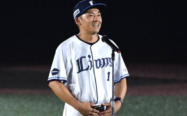 「あかん泣ける」「応援歌からのチャンテ4やばすぎる」西武一筋25年目の大ベテランが現役最終打席の安打で有終の美！引退セレモニーにファン号泣「いつか監督として」
