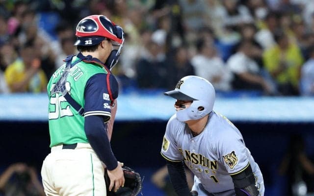 【阪神】森下翔太がまたも球審と一触即発　佐藤輝明が間に入る
