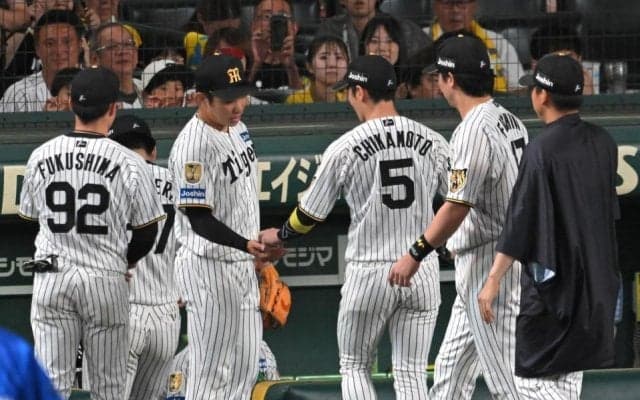 阪神・藤川監督　石井が復活登板「向上し続けていくことを望むし、期待しているし」「激しいですね、勝負はね」