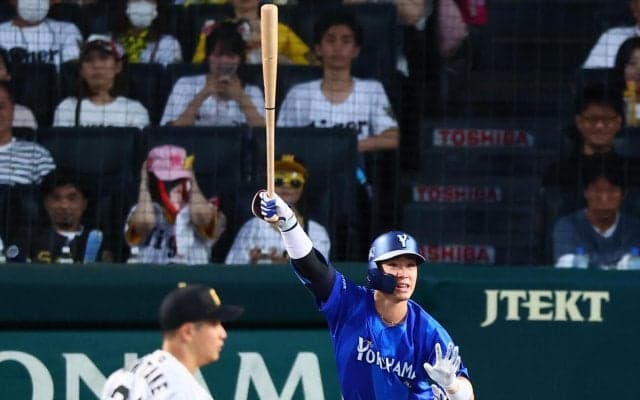 【DeNA】押し出し四球＆度会隆輝の適時打で３点先制「何が何でも打つ！という強い気持ちで」