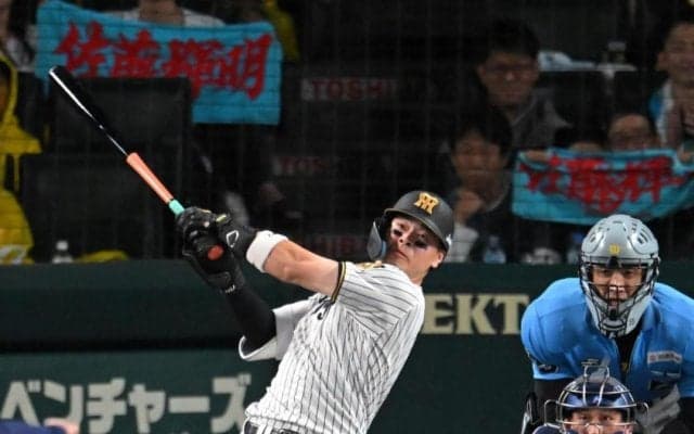 阪神　佐藤輝明が３５号アーチ　直近５戦５発の量産体制で本塁打王を独走　甲子園が熱狂　メジャースカウトの前で猛アピール