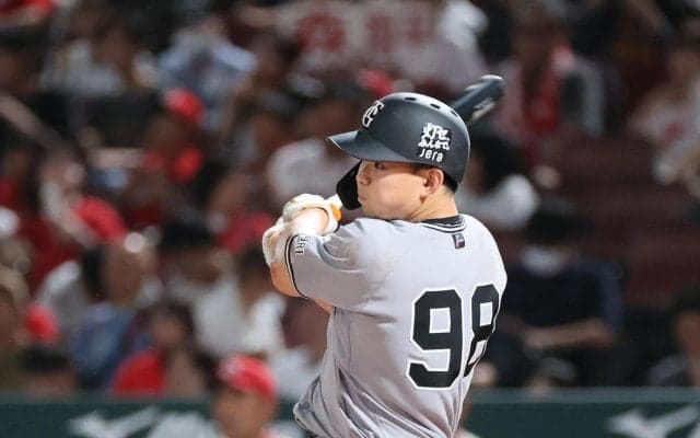 【巨人】まるでガッツ!?　小笠原慎之介が171・9キロ弾丸安打　同姓・小笠原道大氏ほうふつ