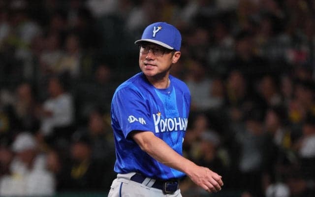 【DeNA】死球受け途中交代の牧秀悟は「病院に行っています」相川監督が試合後に説明