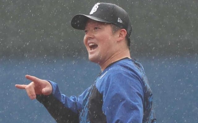 ＤｅＮＡ牧「思ったより全然動けている」試合前練習でノック　６日の右手首への死球は骨に異常なし