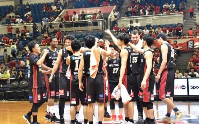 アグレッシブな守備と円熟のシュート、そしてダンク！ 見応え十分の開幕戦を制したのは大阪エヴェッサ