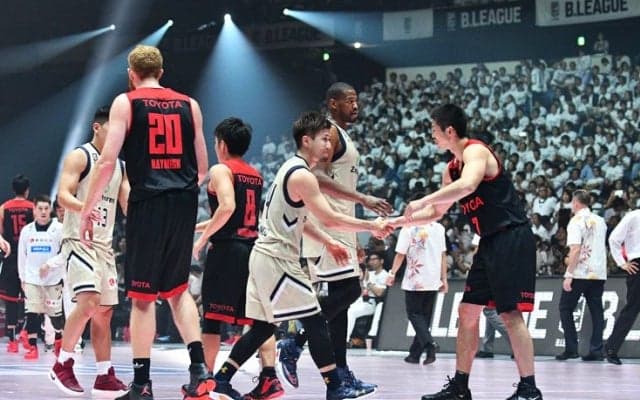 Bリーグ開幕第2夜、完璧なディフェンスを遂行したアルバルク東京が琉球ゴールデンキングスに完勝