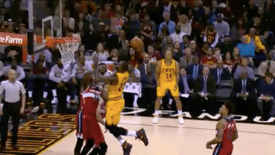 【ハイライト動画】レブロンのモンスターダンク！