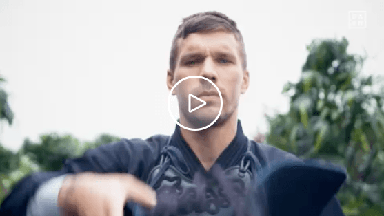 【動画】ポドルスキ ついに来日！ドイツでも剣道やキャプ翼など日本づくし