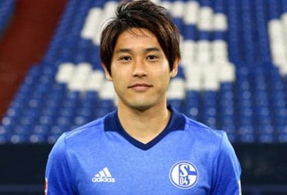 31歳のシャルケ新監督、内田篤人を左サイドでテスト。その結果は？