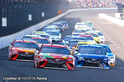 NASCARカップ・シリーズ第20戦　カイル・ブッシュとトゥルーエクス・Jr.がクラッシュ！  ケンゼスが5位、スアレツ7位