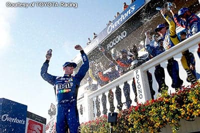 カイル・ブッシュが今季初勝利でトヨタは通算100勝目！