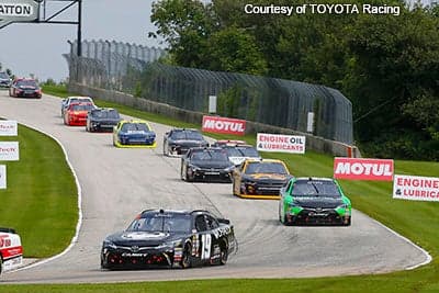 今週はエクスフィニティのみ開催。 ルーキーのマット・ティフトが惜しくも3位