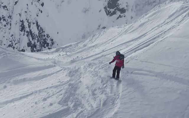 【動画】FWTスゴい映像 空撮 スノーボード女子