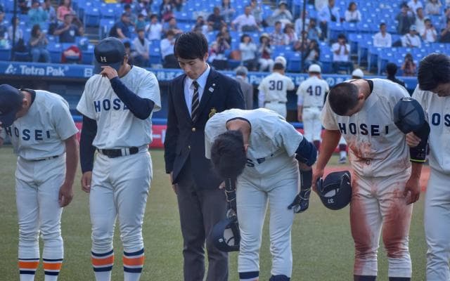 菅野粘り切れず今季4敗目 打線も主将の一発で完封負けは阻止したものの好機に1本が出ず早大エースの小島に完敗