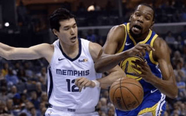 渡邊雄太がＮＢＡで生きる道。今季で自信は得た。来季の課題も明確だ